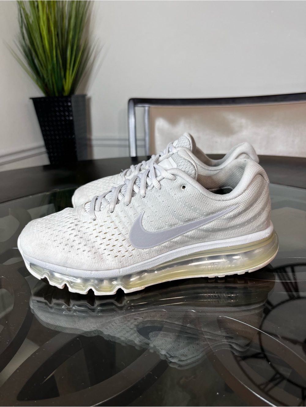 Nike Air Max Sneakers
Womens Sizes Pure Platinum
Wolf Grey Sz 9.5